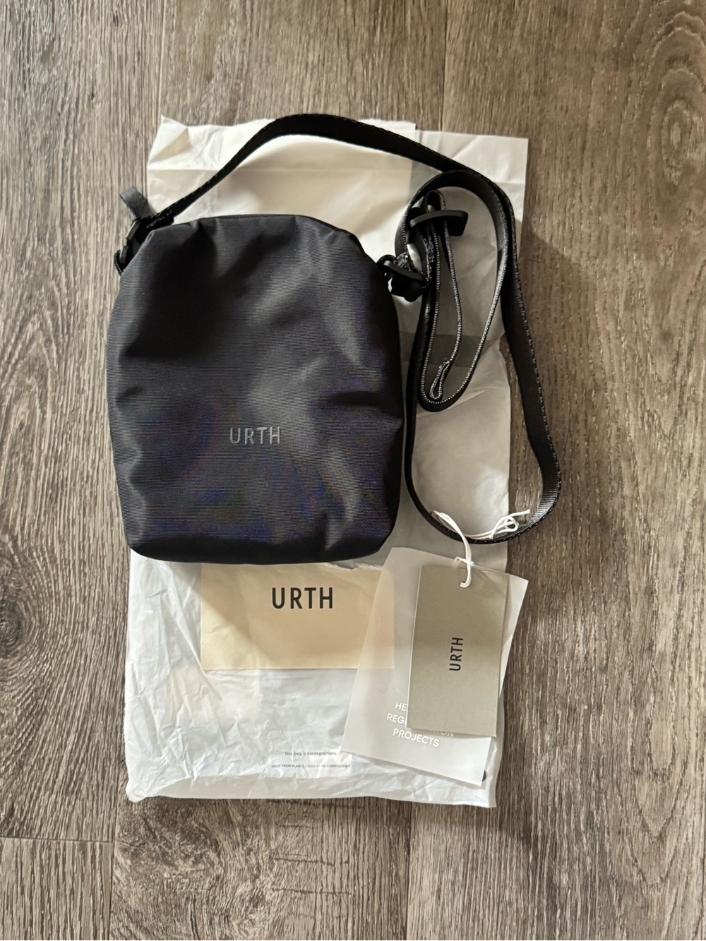 Urth 2L Black Nylon Crossbody Bag - Compact Everyday Carry